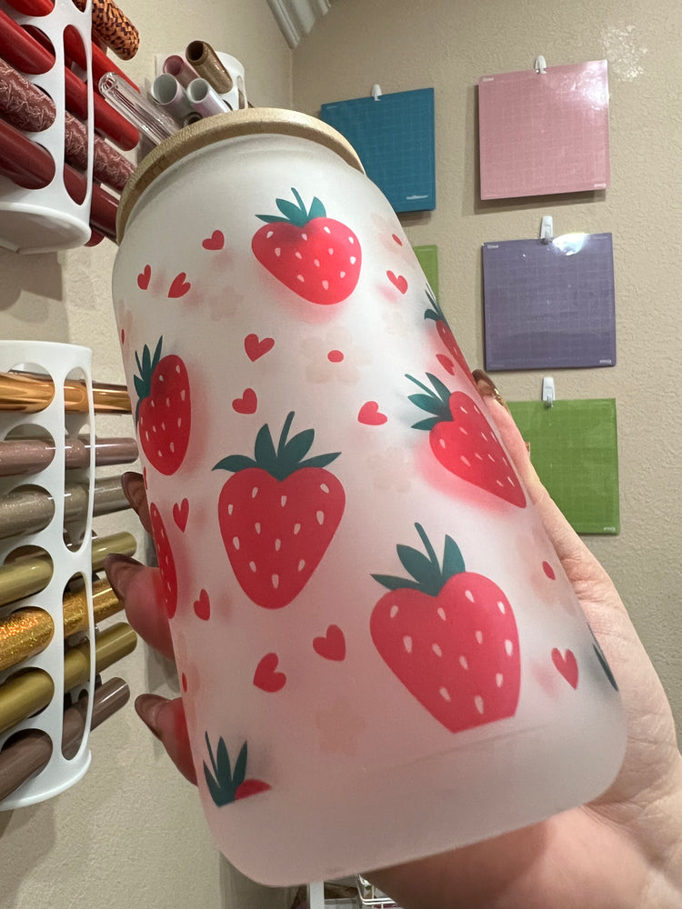 Strawberry Hearts 16 oz cup