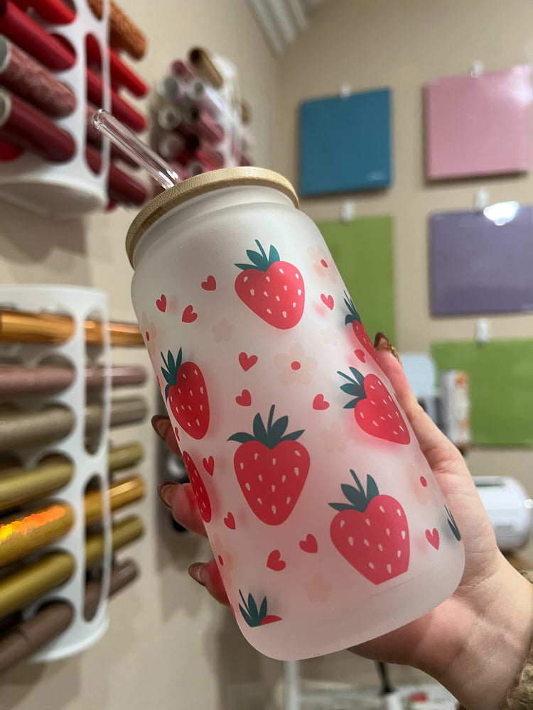 Strawberry Hearts 16 oz cup